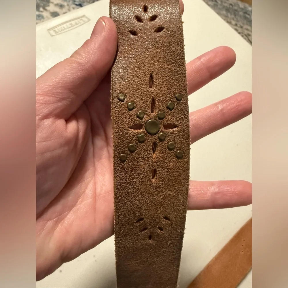 Old Navy Brown Leather Cutout Studded Belt Engraved Buckle Size Medium Boho